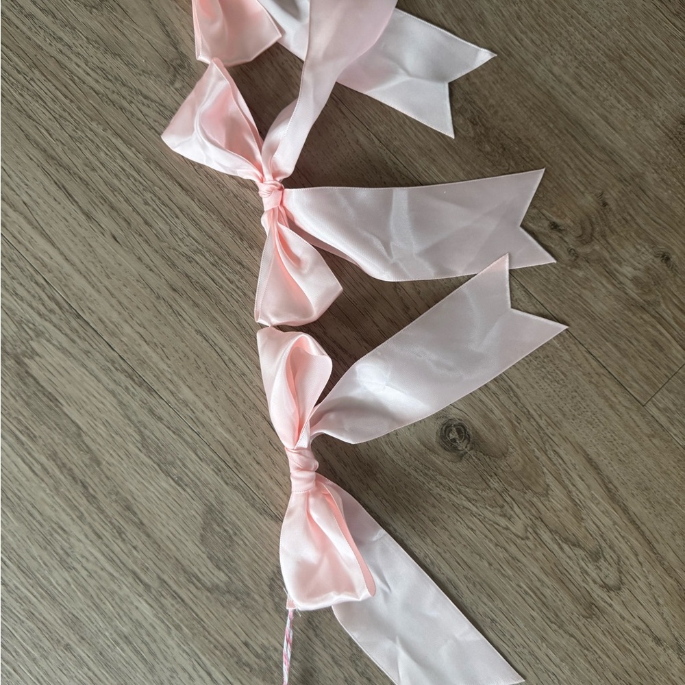 Pink Ribbon Bow Garland - Picture 3 of 3
